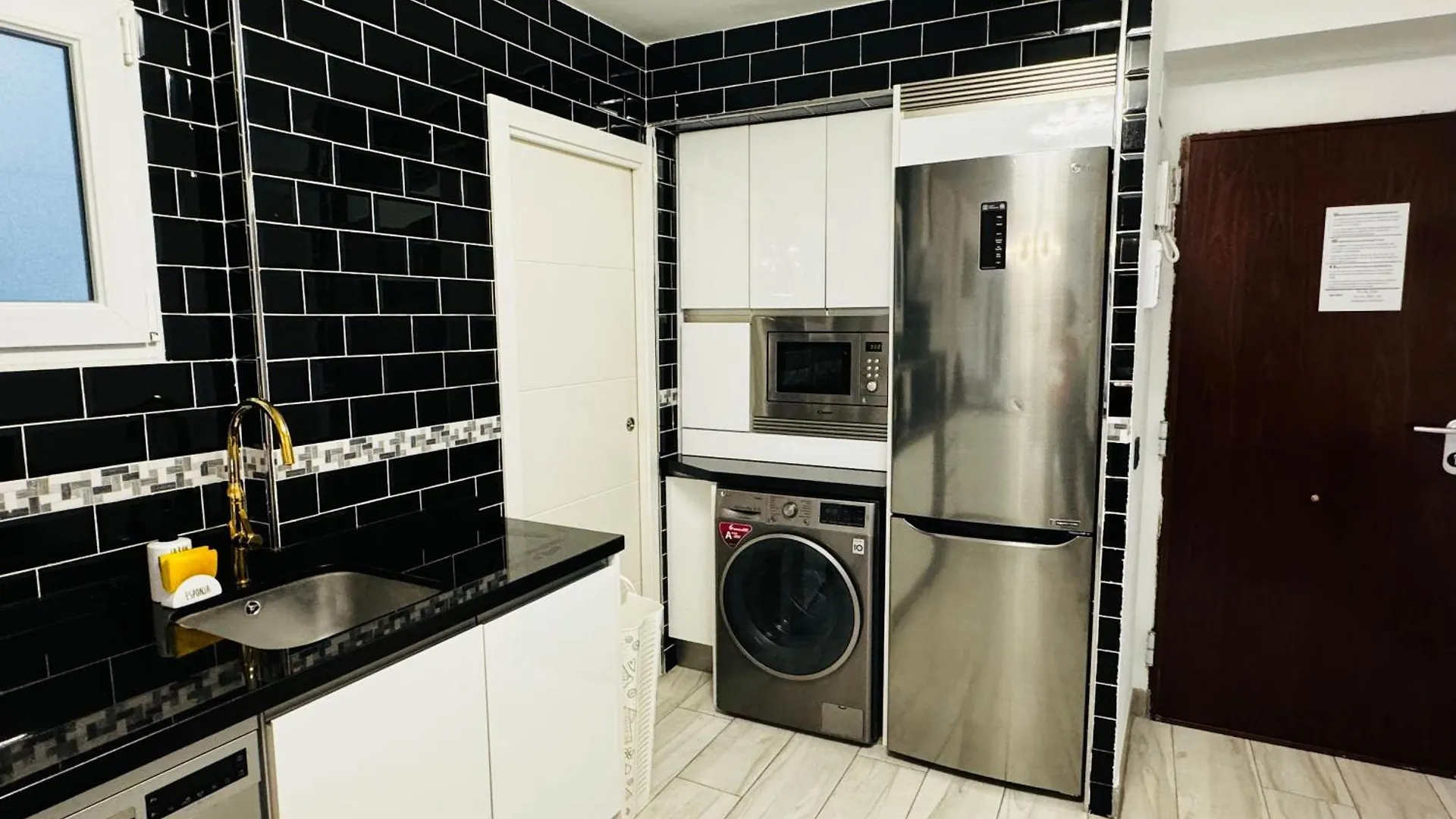 Apartamento Fabrynne Beach Malaga 0*,