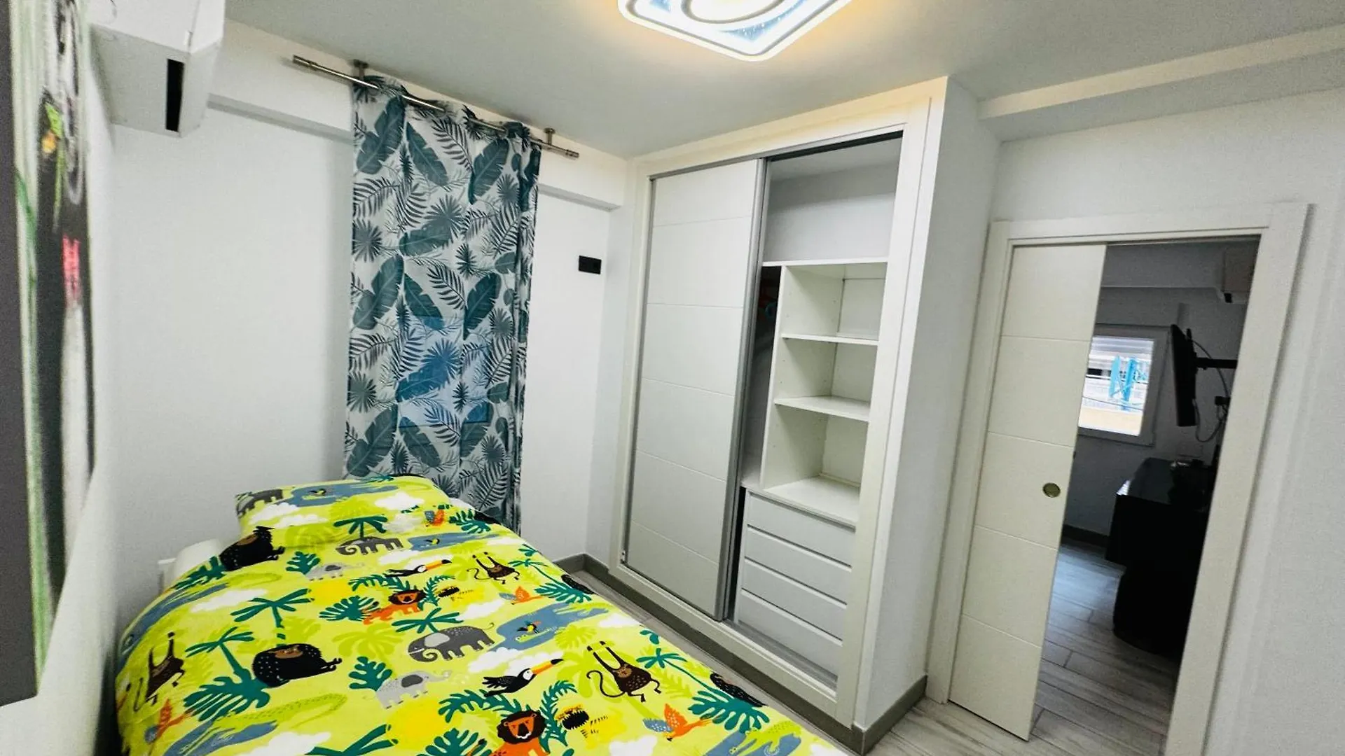 Apartamento Fabrynne Beach Malaga Apartment