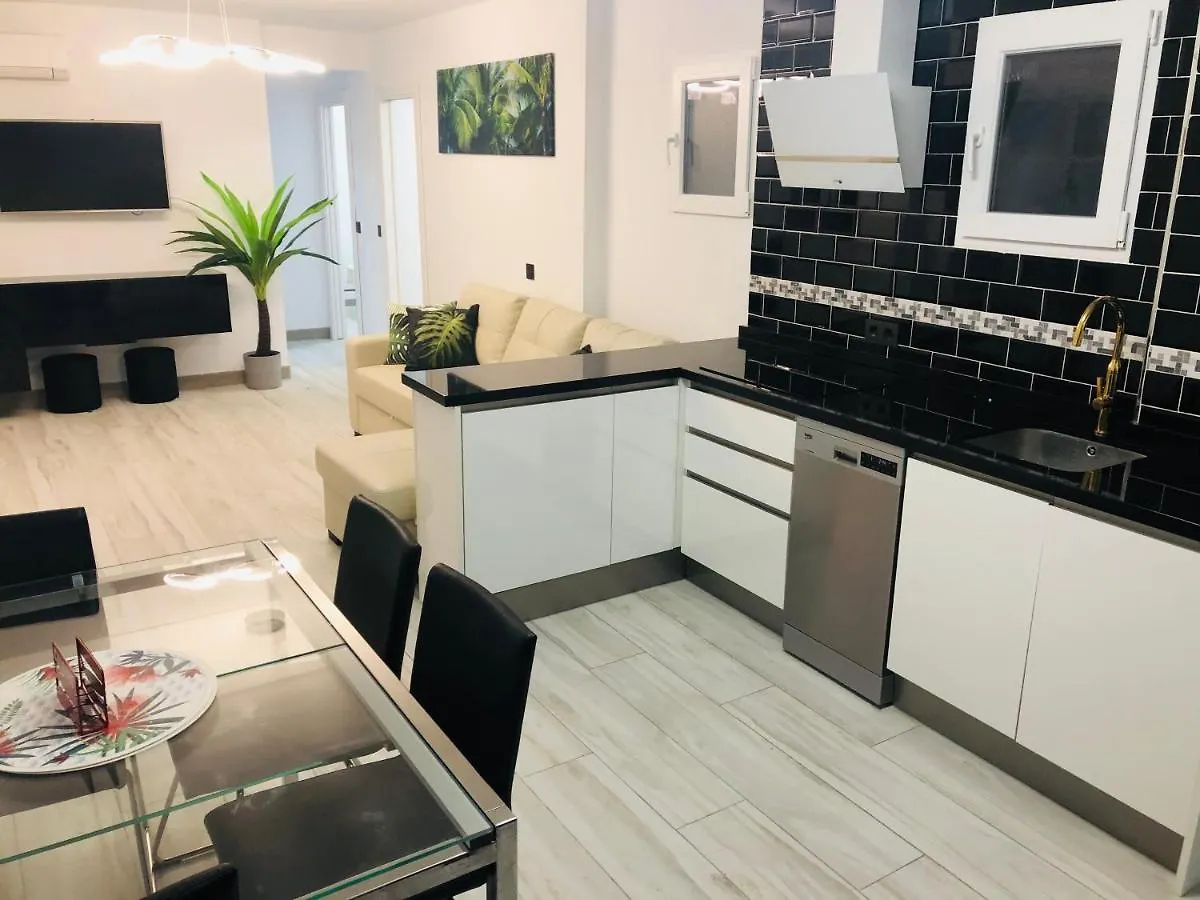 Апартаменты Apartamento Fabrynne Beach Малага